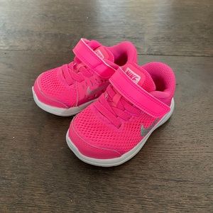 Nike baby girl toddler sneakers size 4